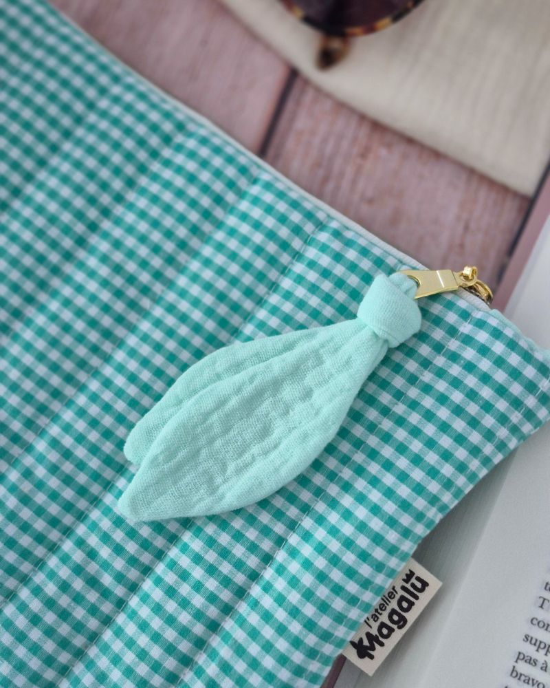 Cadeaux de fin d'année - Pochette vichy vert – Image 2