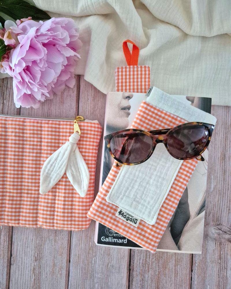 Cadeaux de fin d'année - Pochette vichy orange – Image 4
